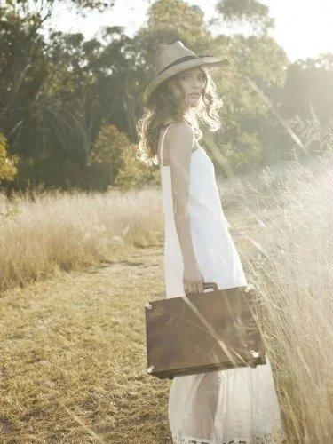 个性说说:有些痛,说不出来,就只能忍着直到慢慢淡忘