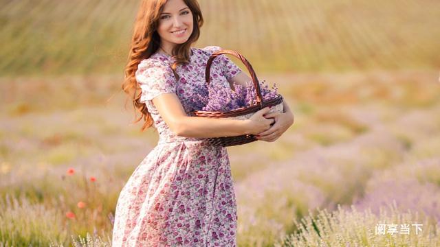 霸气说说：今天你对我爱理不理，明天我让你高攀不起