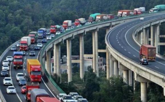 国庆返程高速公路塞车的说说_十一假期返程高峰期堵车的说说