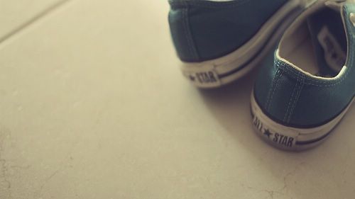 关于帆布鞋的说说 关于帆布鞋女生的签名