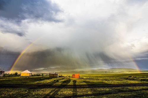 太阳雨说说 下雨又出太阳的说说
