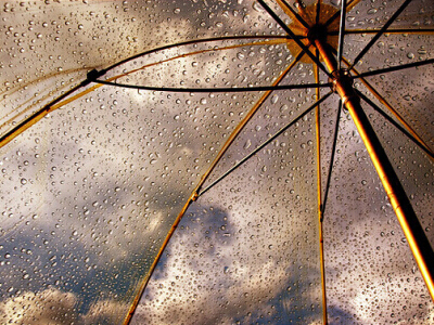 被爱人背叛的伤感句子 被爱人背叛的说说