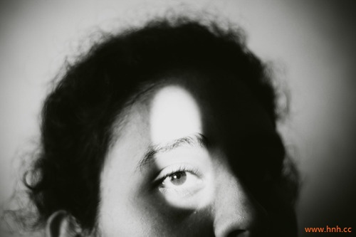 带着忧伤的句子 带着忧伤的说说