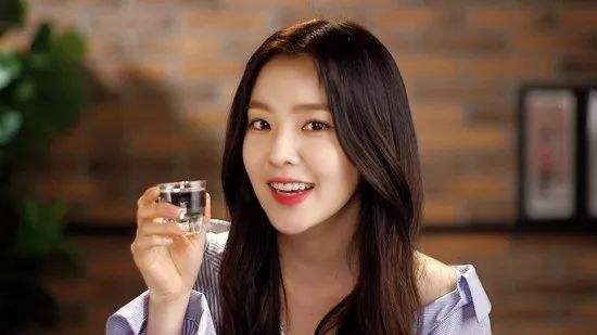 喝酒的女人 女人喝酒后的经典心情