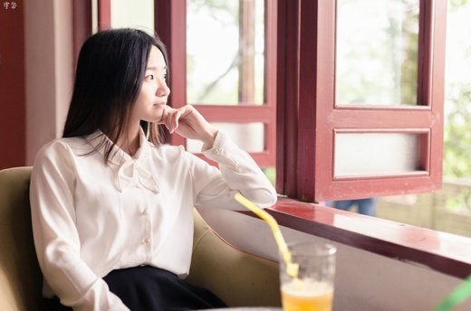 描写夜晚的天空的句子发QQ小说