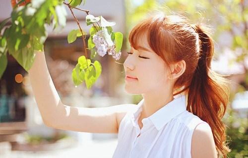 个人简历演讲稿女生