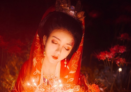 桃花源记描写桃花源中人们安居乐业的句子
